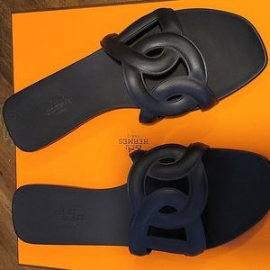 🛑 SOLD Hermes Aloha Sandals Black
